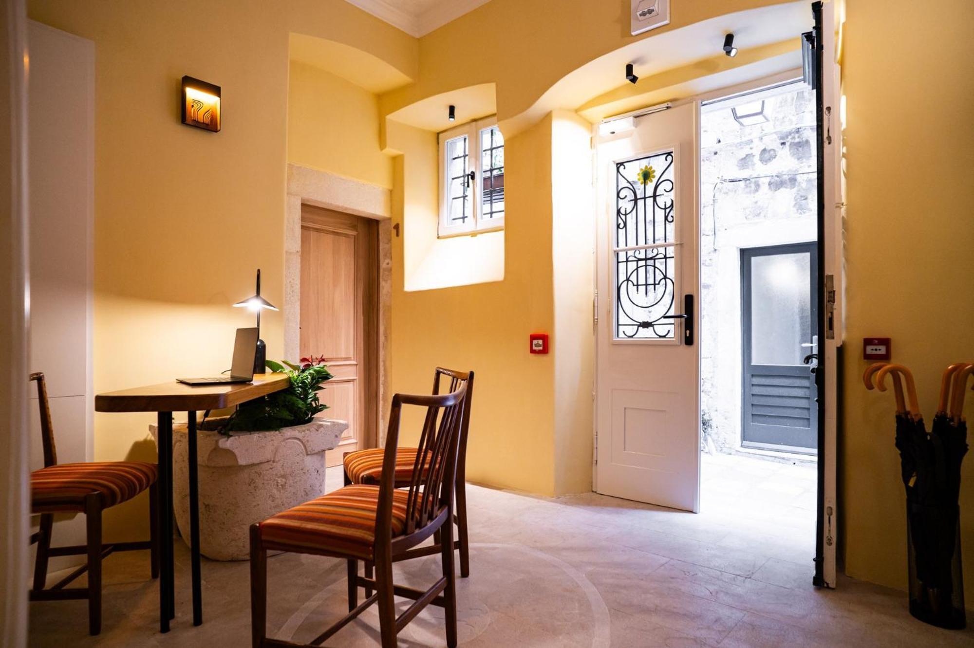 Hotel 7Oaks Noble House Ragusa Esterno foto
